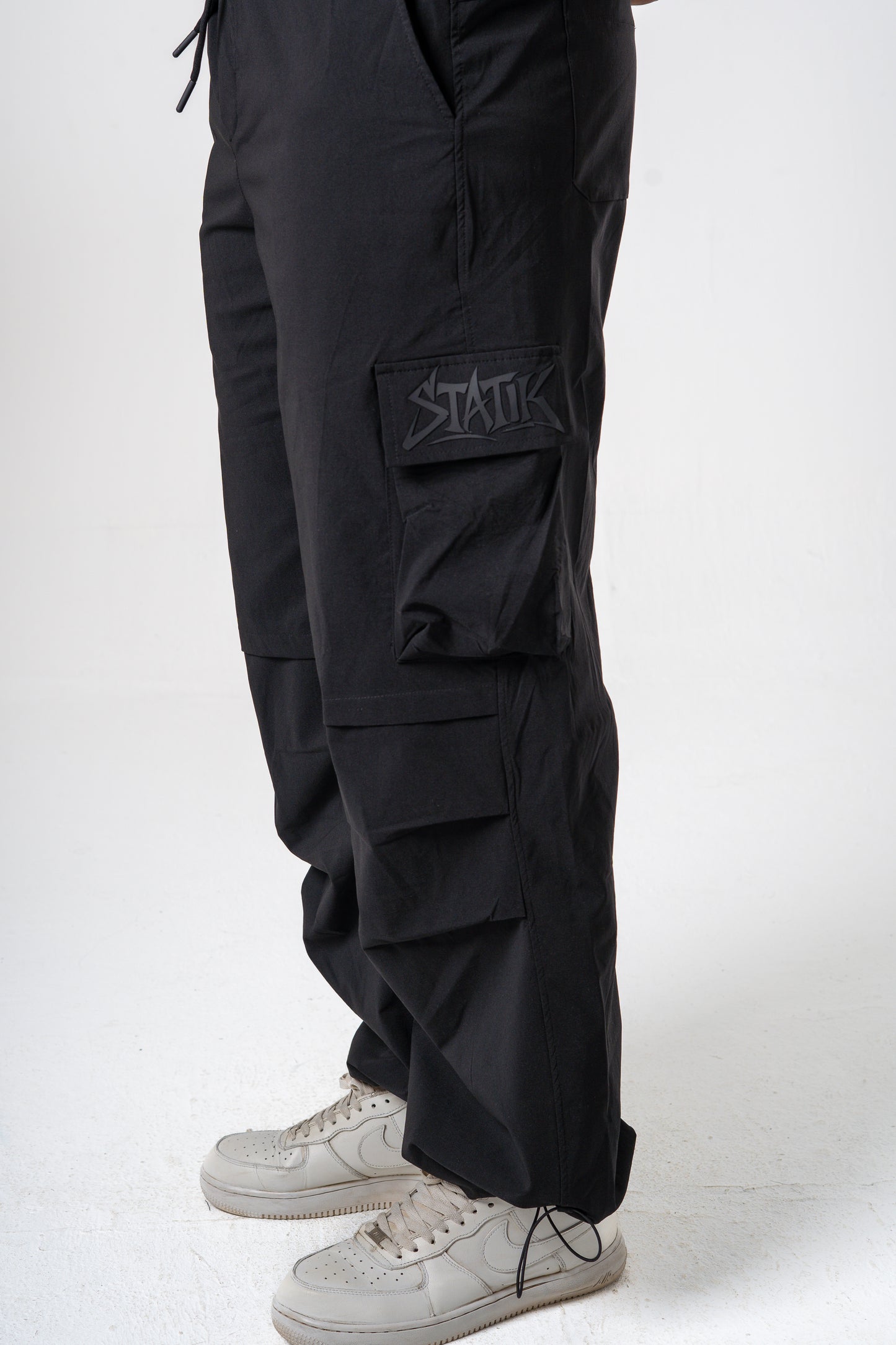 Statik Black Cargo