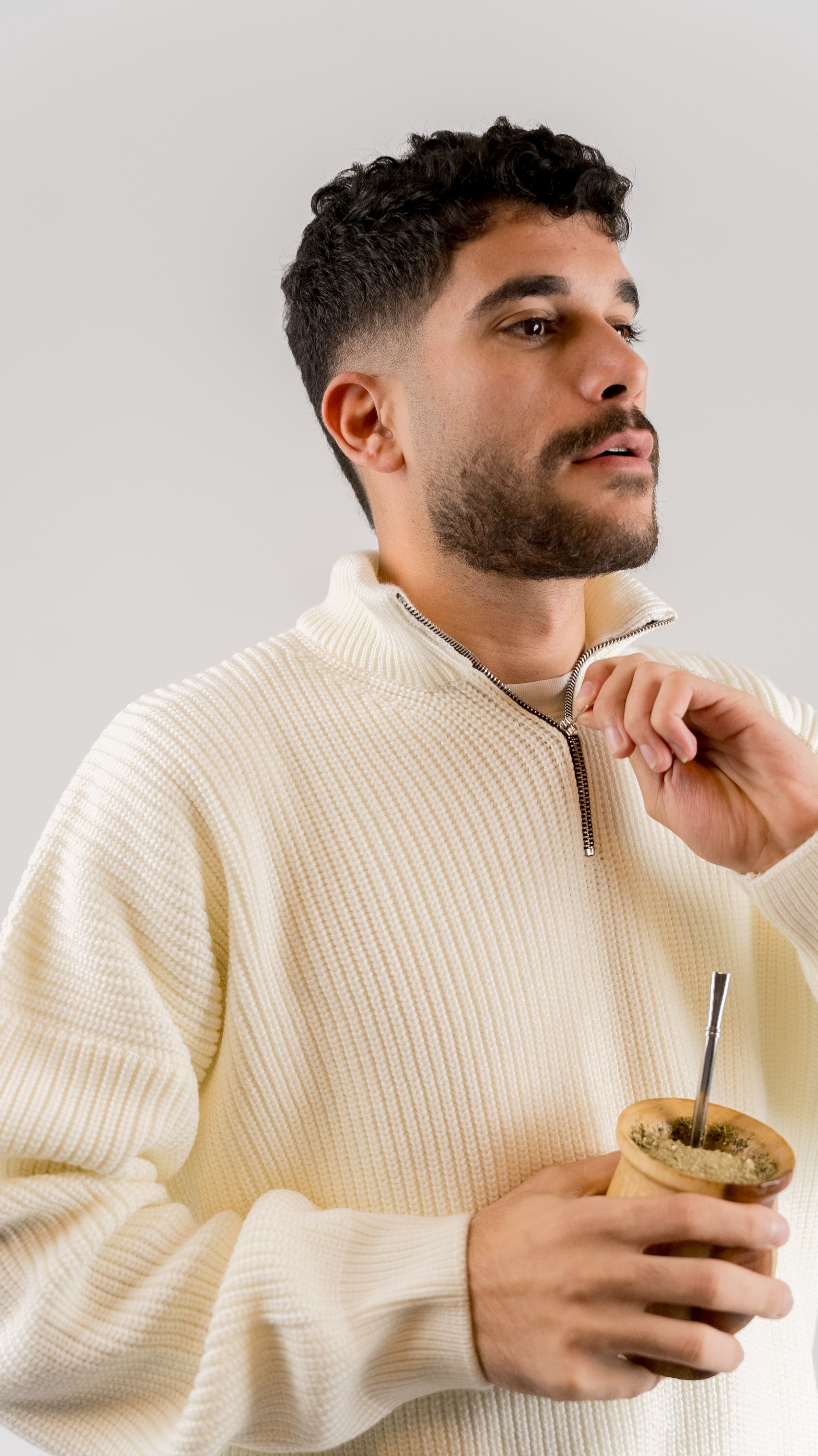 UNDERRATED QZIP SWEATER (CREAMY)